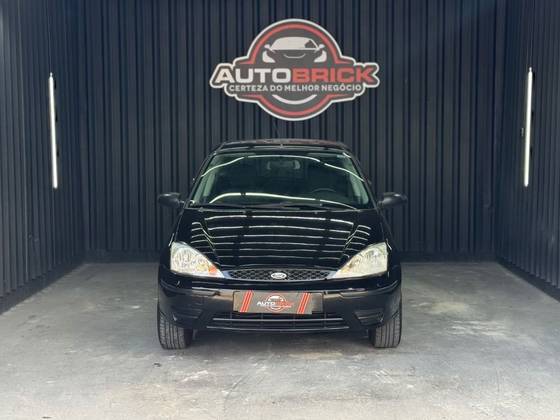 FORD FOCUS 1.6 8V GASOLINA 4P MANUAL FORD FOCUS 1.6 8V GASOLINA 4P MANUAL